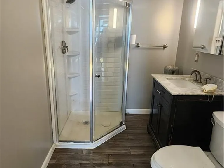 49-51 Pembroke Ave #1 — Photo 8
