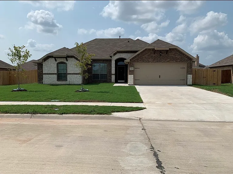 1925 Green Terrace Dr — Photo 17