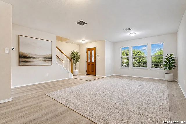 4 bed, 2.5 bath, 2576 sqft, $2,595 — Photo 3