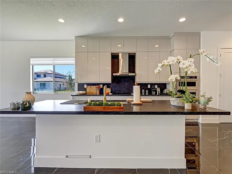 5126 Penella Ave — Photo 13