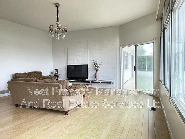 1137 Crestline Rd — Photo 6