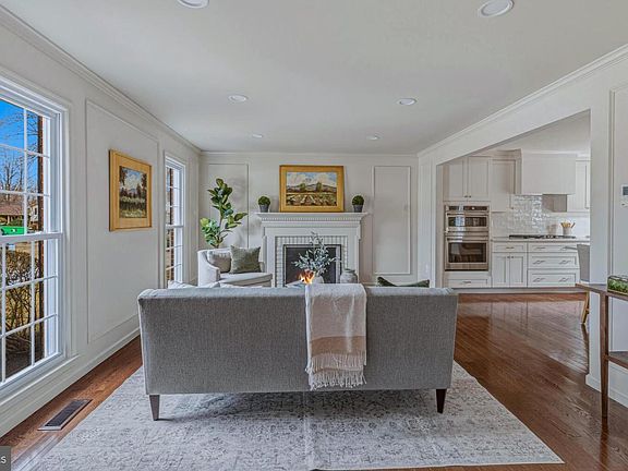 3rd image of 1331 Deep Run Ln