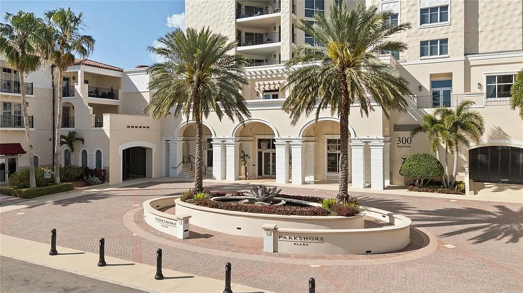 2 bed, 2.0 bath, 1686 sqft, $7,500 — Photo 2