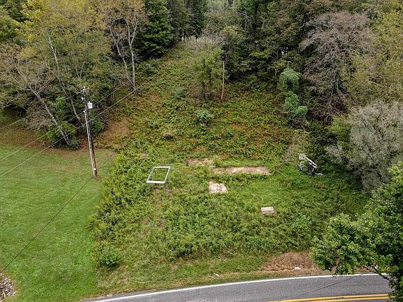 3rd image of 2263 McComas Rd