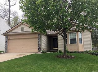 1695 Andover Blvd, Howell, MI 48843