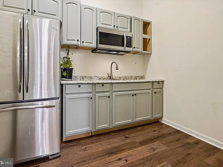 3802 Koval Ln — Photo 19