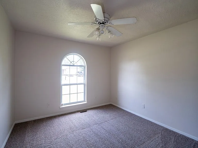 3306 Pheasant Run Rd — Photo 34