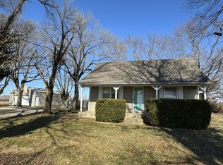 6763 W Veterans Blvd, Clever, MO 65631