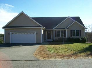 19 Maple Grove Rd, Sandown, NH 03873