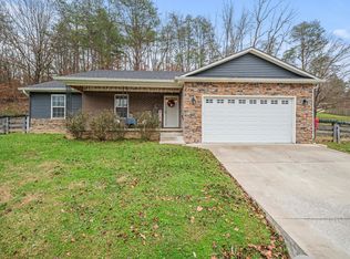 250 Geneva Ave, Irvine, KY 40336