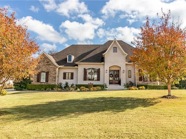 2940 N Chapel View Dr, Fayetteville, AR 72703