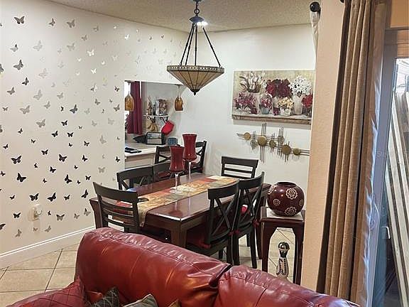 4th image of 437 Hunter Cir