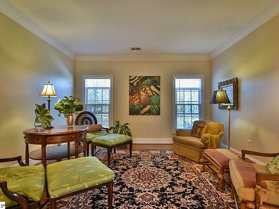 3rd image of 17 Wood Brook Ct