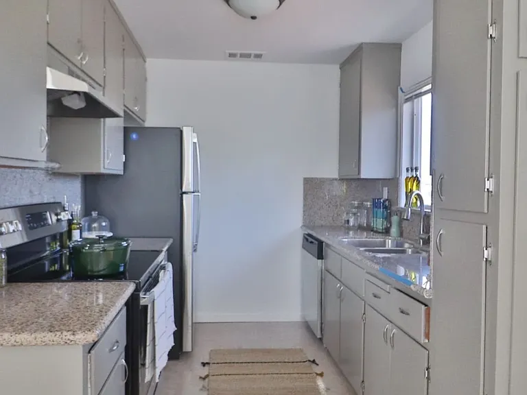 1201 Geraldine Way #3 — Photo 4