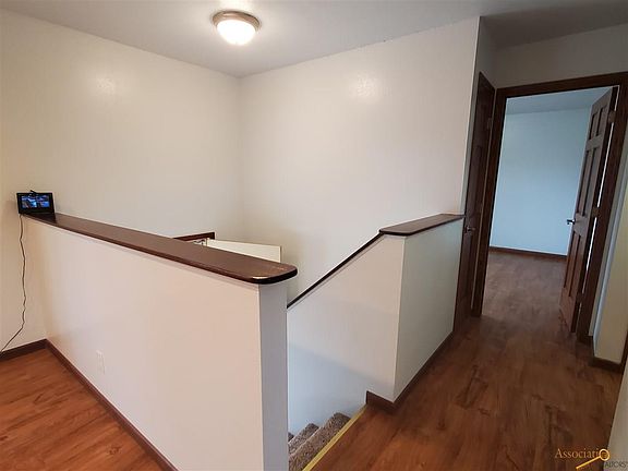 5th image of 4021 Ram Ln