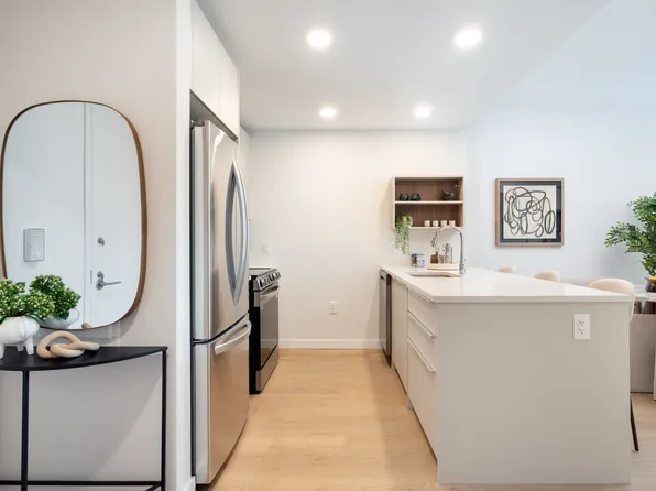 405 West 206th Street image 5 of 43