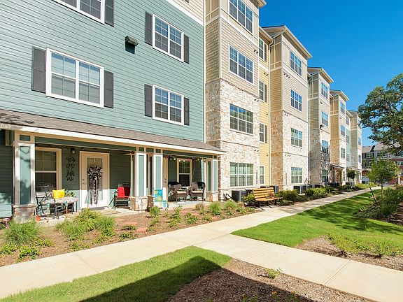 Outside of Building | Walkways | Siena on Sonterra Apartments