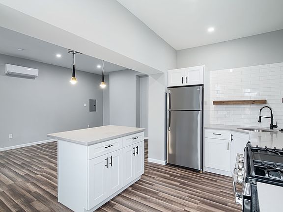 2nd image of 1439 S 6th St APT 1R