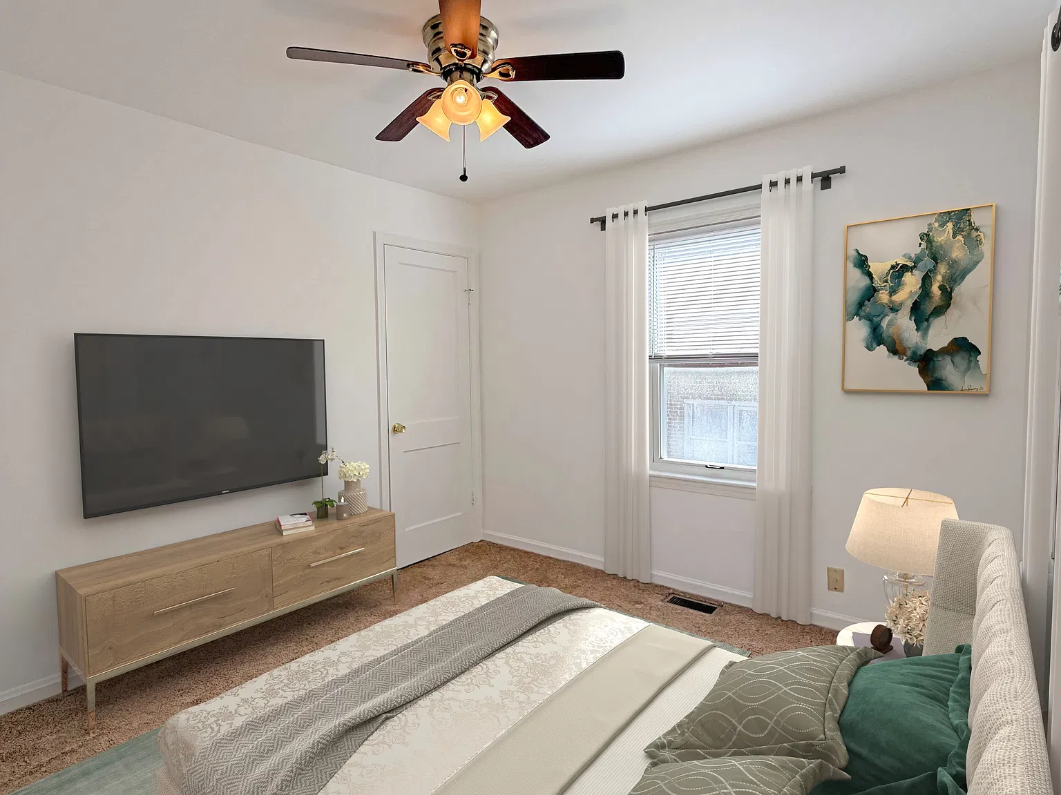 3 bed, 1.5 bath, 1152 sqft, $2,600 — Photo 3