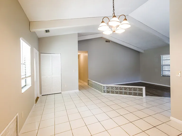 5525 SW 118th Ave — Photo 4