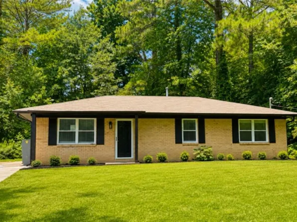 1765 Highpoint Rd, Snellville, GA 30078