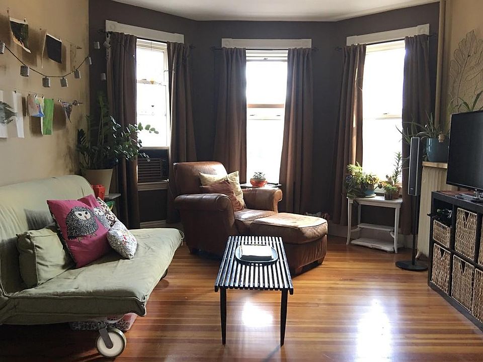 1st image of 26 Rosemary St #2