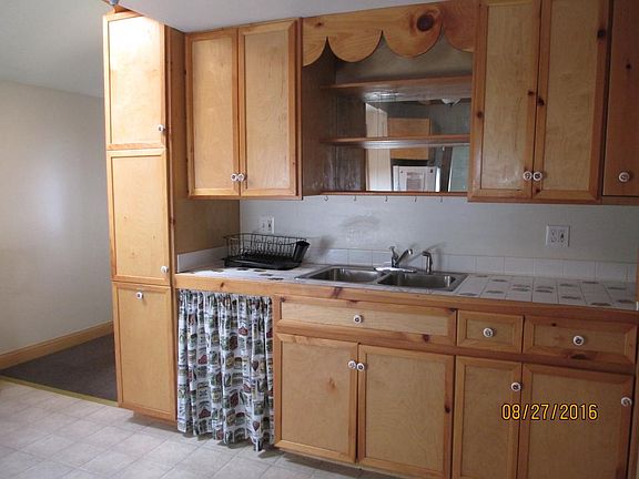 Kitchen sink area