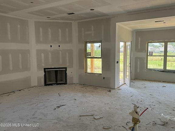 2nd image of 516 Sycamore Way