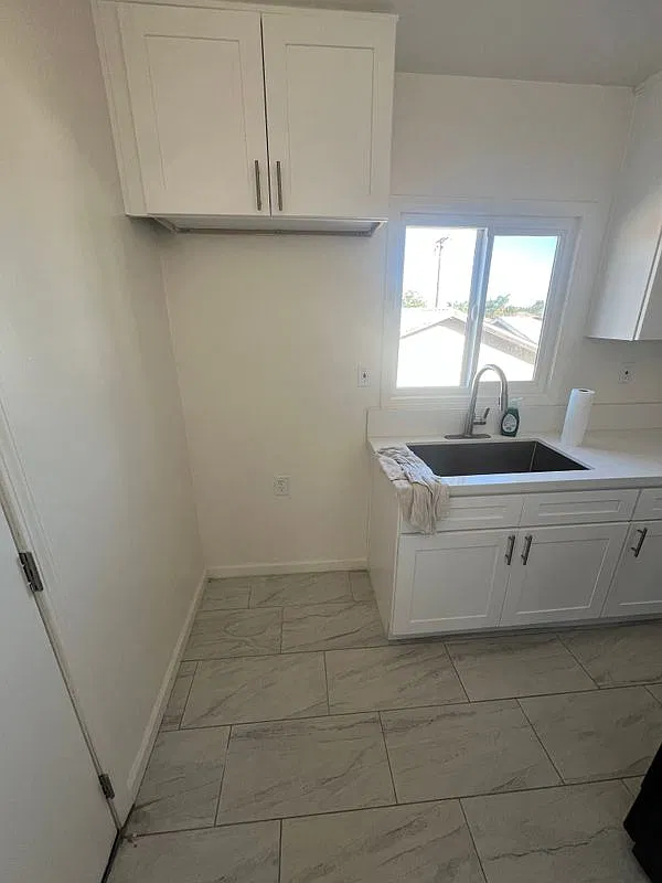 4 bed, 2.0 bath, 2000 sqft, $4,000 — Photo 4