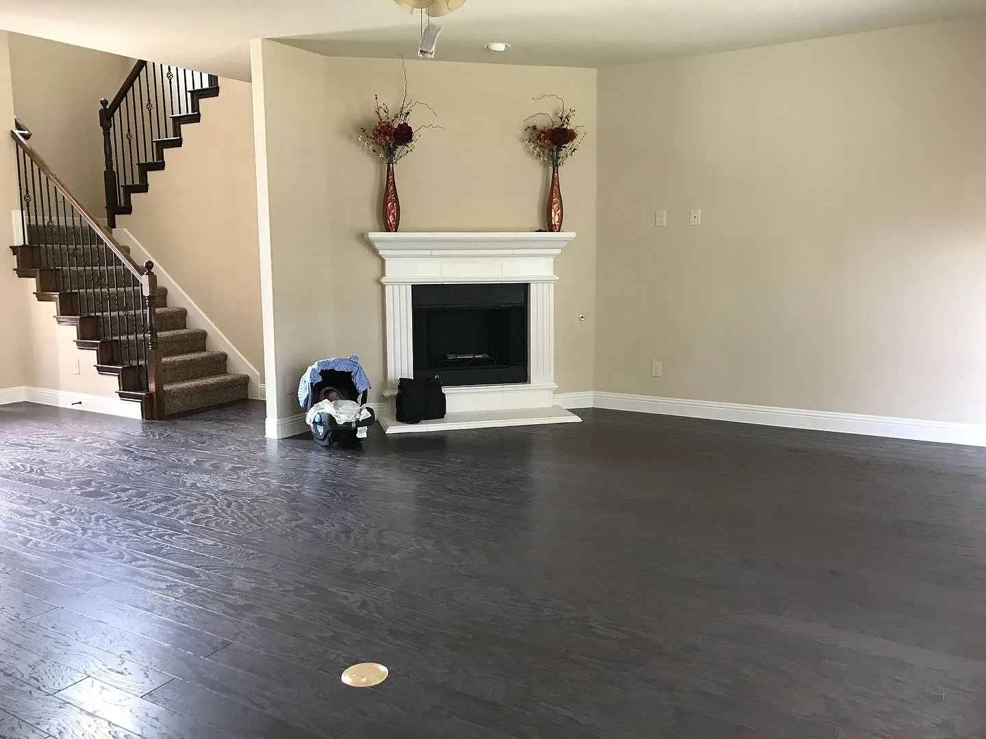 This beautiful home features 4 bedrooms and 3 full bathrooms, with 2 bedrooms conveniently locate... — Photo 3