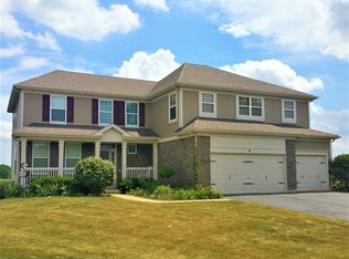 6 Fairhaven Ct, Lake In The Hills, IL 60156