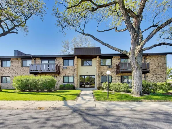 2640 N Windsor Dr Unit 103, Arlington Heights, IL 60004