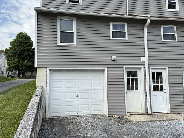 2146 Main St — Photo 18