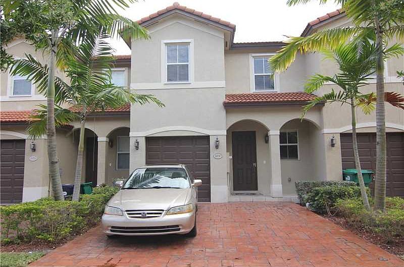 1st image of 20727 NE 10th Ct #20727
