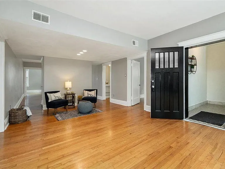 6301 Southwood Ave #3 — Photo 2