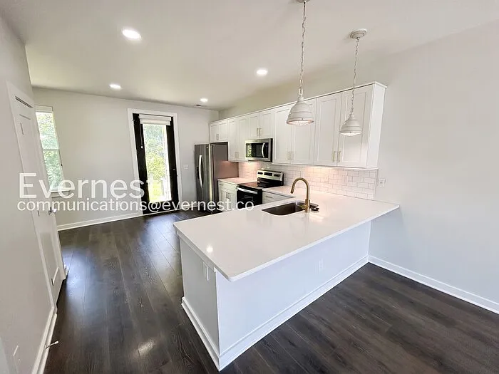 614 Mason Ward Pl — Photo 4