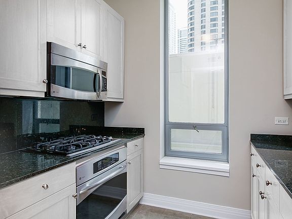 3rd image of 600 N Lake Shore Dr APT 1109
