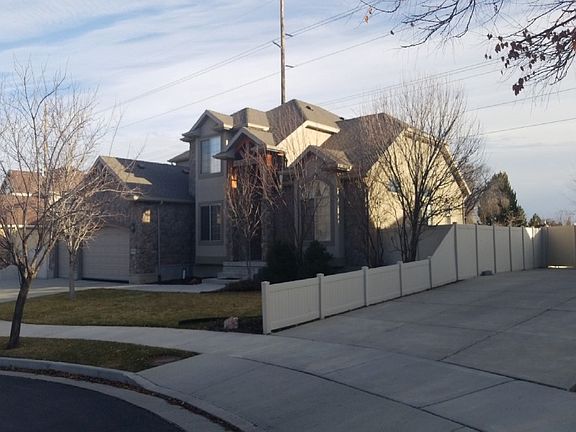 3rd image of 3093 W Uinta Pines Cir