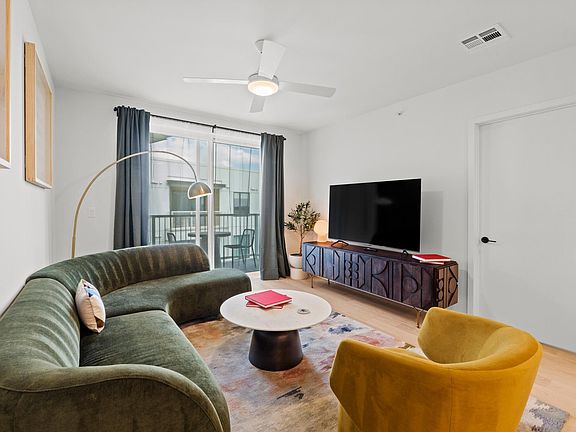 2nd image of 2323 S Lamar Blvd #520