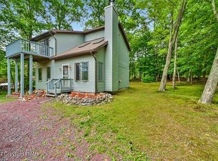 1004 Lancaster Dr, Bushkill, PA 18324