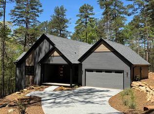 940 Coachmans Trl, West Union, SC 29696