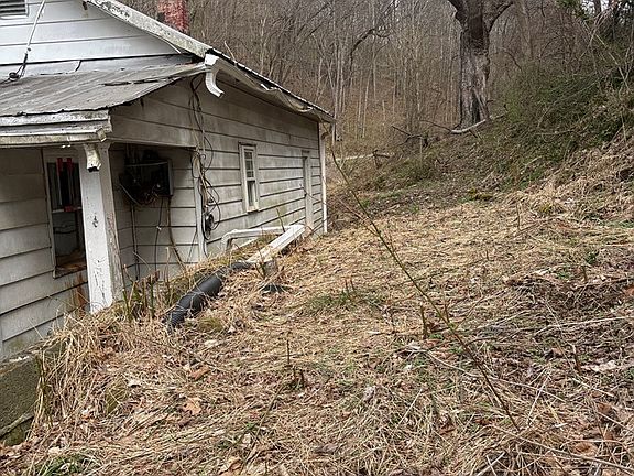 3rd image of 192 Blevins Rd