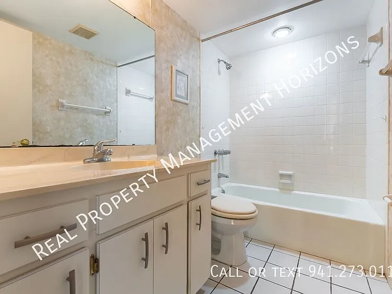 4813 Independence Dr — Photo 14