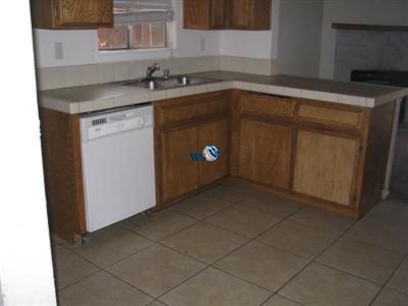 2nd image of 14418 Riverside St