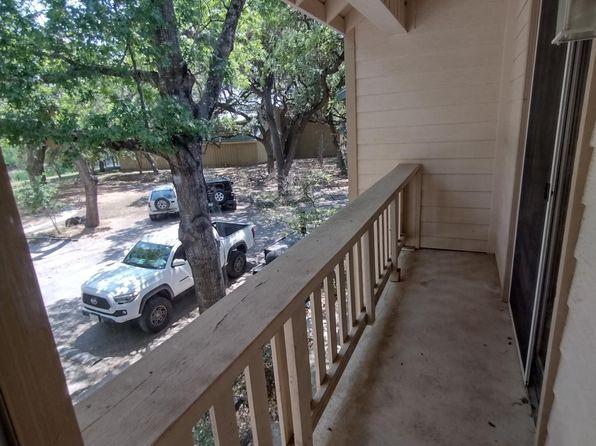 25 Marina Cir