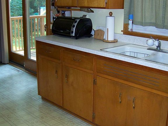 Kitchen, door to deck