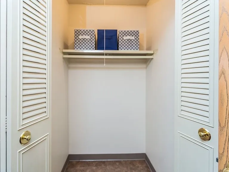 Colonial Club — Photo 13