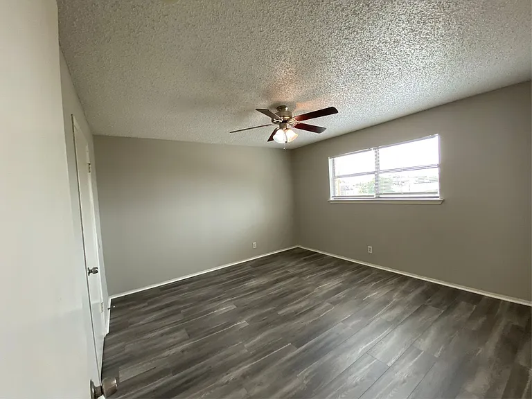 San Antonio St. Lofts — Photo 12
