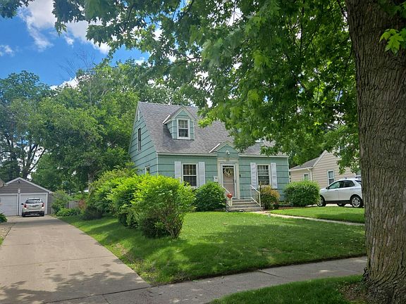 3rd image of 609 11th St S