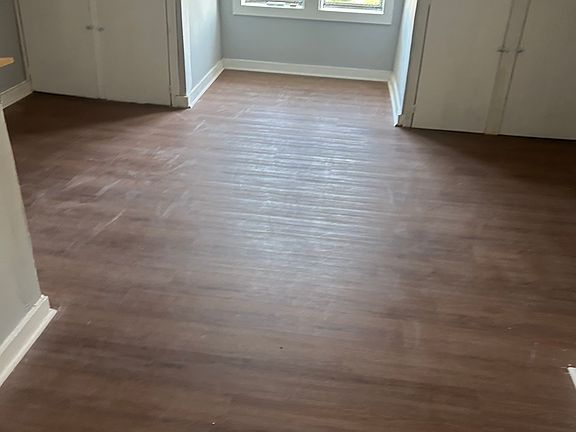 5th image of 132 Hadley Ave